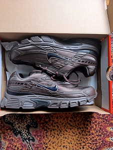 Кроссовки Nike (1 фото из 3)