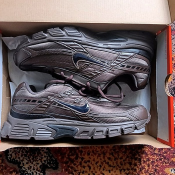 Nike tossud
