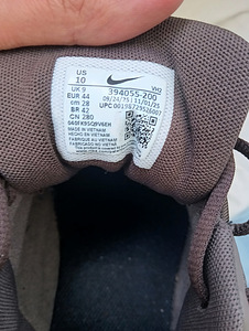 Кроссовки Nike (3 фото из 3)