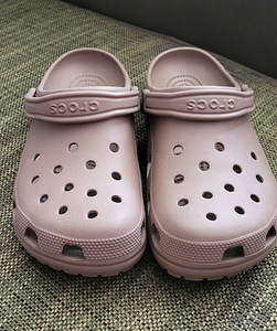 Crocs (1 foto / 4)
