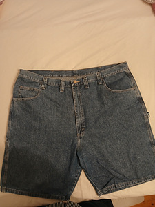 WRANGLER LÜHIKESED SUVEPÜKSID (1 foto / 9)