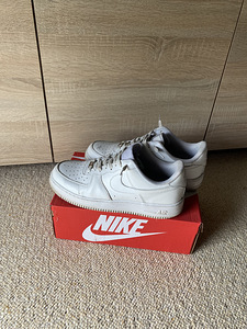 Nike Air Force 1 (3 фото из 4)