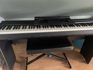 Digiklaver Yamaha P-45 (2 foto / 4)