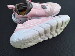 Nike tossud s 35.5 (3 foto / 3)