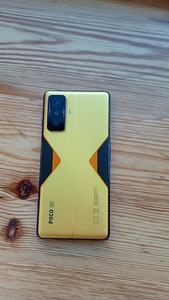 Telefon (2 foto / 2)