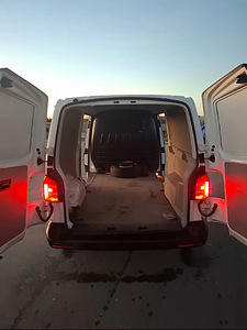 Volkswagen Transporter (2 foto / 7)