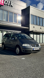 Volkswagen Sharan 1.9tdi автомат (1 фото из 13)