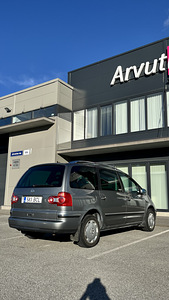 Volkswagen Sharan 1.9tdi автомат (5 фото из 13)