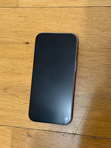 iPhone 15 (1 фото из 5)
