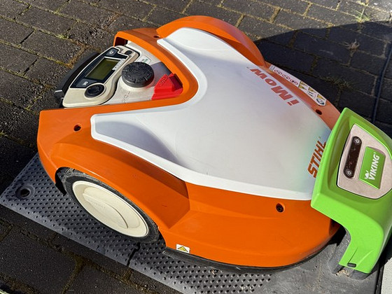 M: робот-газонокосилка Stihl Mi 632P