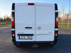 Opel Vivaro 2015 1.6 дизель (3 фото из 5)