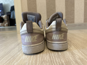 Кроссовки Nike (2 фото из 3)