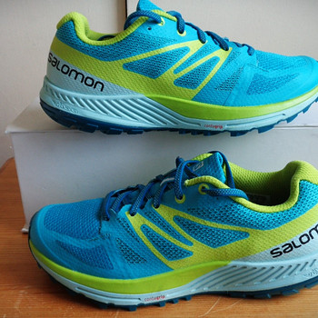 S.39-39.5(25sm)-SALOMON Sense ESCAPE trail run.