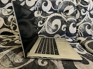 Ноутбук Acer Swift SF114-33 (4 фото из 6)
