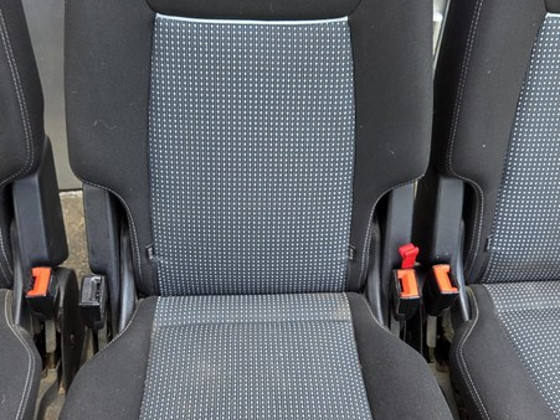 Ford Galaxy / S-Max (2006–2015) keskmise rea istmed (3 tk)