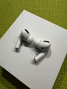 Apple Airpods Pro 1st Gen (2 foto / 3)