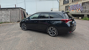 Toyota Auris гибрид LPG 1.7 73 кВт (5 фото из 15)