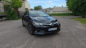 Toyota Auris гибрид LPG 1.7 73 кВт (7 фото из 15)