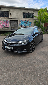Toyota Auris гибрид LPG 1.7 73 кВт (8 фото из 15)