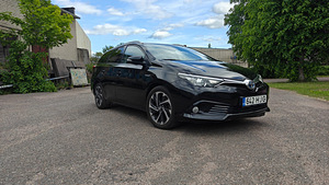 Toyota Auris гибрид LPG 1.7 73 кВт (9 фото из 15)