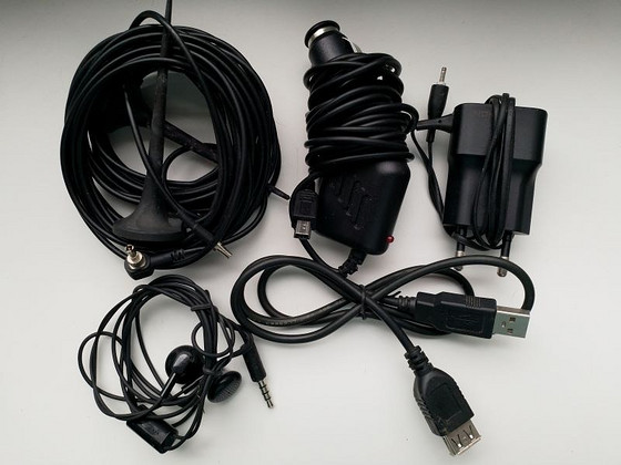 Komplekt juhtmeid arvutile/telefonile