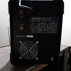 Keevituse poolautomaat Iskra Profi Cobalt MIG 300DC (4 foto / 6)
