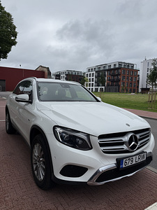 Mercedes-Benz GLC 350e 4MATIC Plug-in Hybrid (2017) (2 фото из 11)
