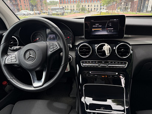 Mercedes-Benz GLC 350e 4MATIC Plug-in Hybrid (2017) (8 фото из 11)