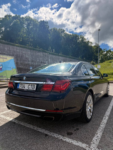 BMW 750d Long Xdrive (4 фото из 15)