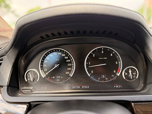 BMW 750d Long Xdrive (6 фото из 15)