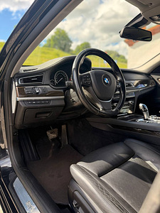 BMW 750d Long Xdrive (7 фото из 15)