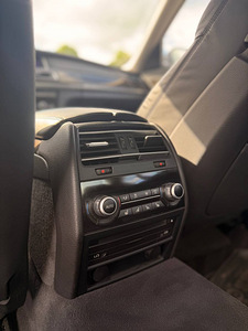 BMW 750d Long Xdrive (10 фото из 15)
