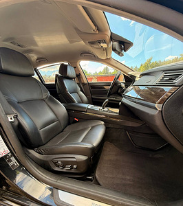 BMW 750d Long Xdrive (14 фото из 15)