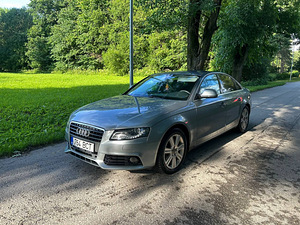 Audi A4 (2 фото из 8)