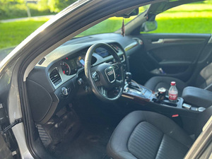 Audi A4 (6 фото из 8)