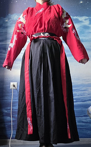 Chinese Hanfu with Embroidery (1 foto / 6)