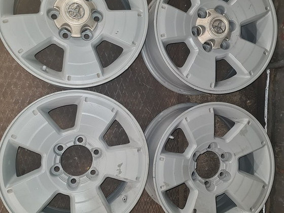 Toyota land cruiser 120 originaalset veljed