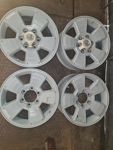 Toyota land cruiser 120 originaalset veljed (1 foto / 1)
