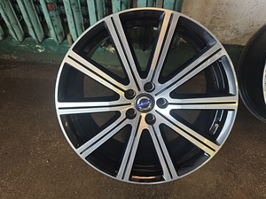 Volvo Titania valuveljed 20x8 5x108 63.4 ET55 (2 foto / 5)