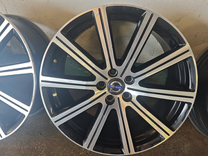 Volvo Titania valuveljed 20x8 5x108 63.4 ET55 (4 foto / 5)