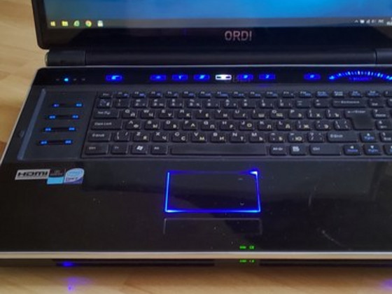 Clevo m980nu