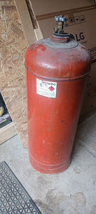 Газовый баллон (3 фото из 3)