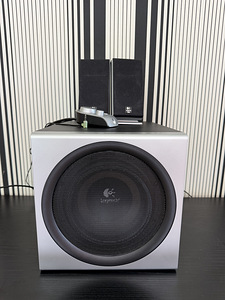 Logitech Z-2300 (1 foto / 3)