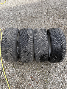 Диски Audi R17 шины Nokia Hakkapeliitta 8, 225/50R17 (7 фото из 7)