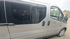 ПРОДАЕТСЯ Opel Vivaro 1.9 R4 DTi 74кВ (4 фото из 9)