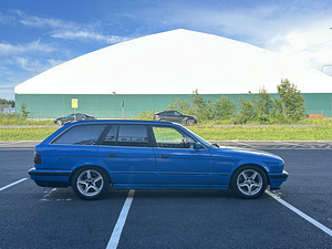 BMW (8 фото из 11)