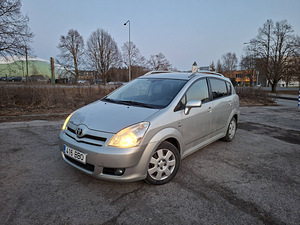 Toyota corolla verso (5 foto / 12)
