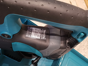 Новый перфоратор Makita HR2811FT (2 фото из 4)