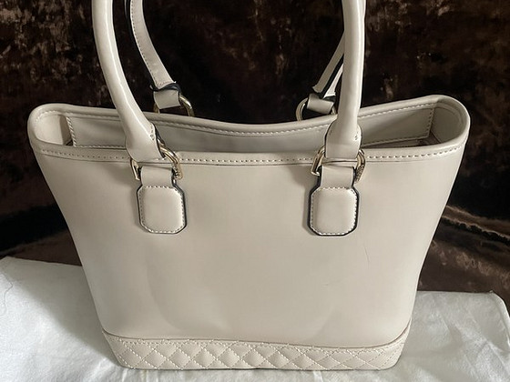 Kott GUESS