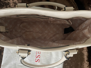 Kott GUESS (3 foto / 3)